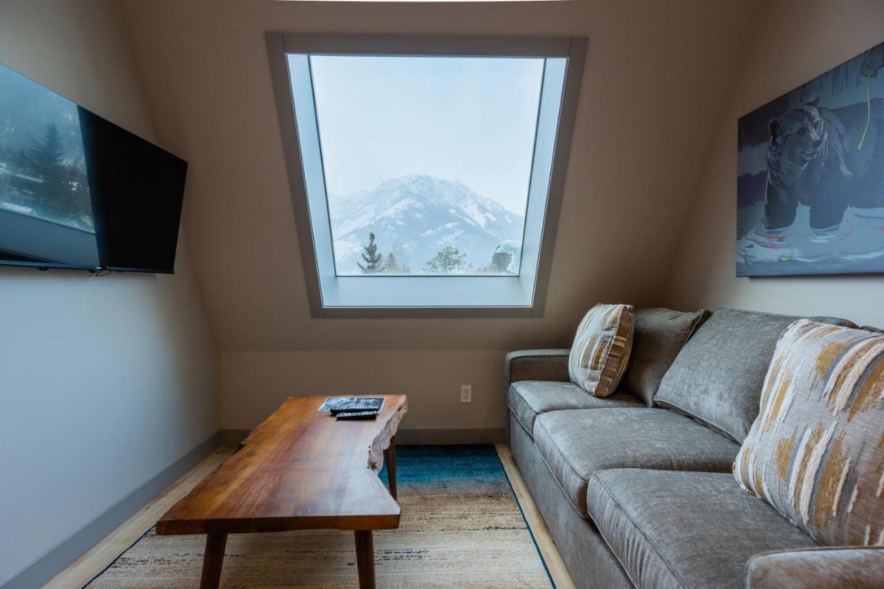 Basecamp Suites Банф Екстериор снимка