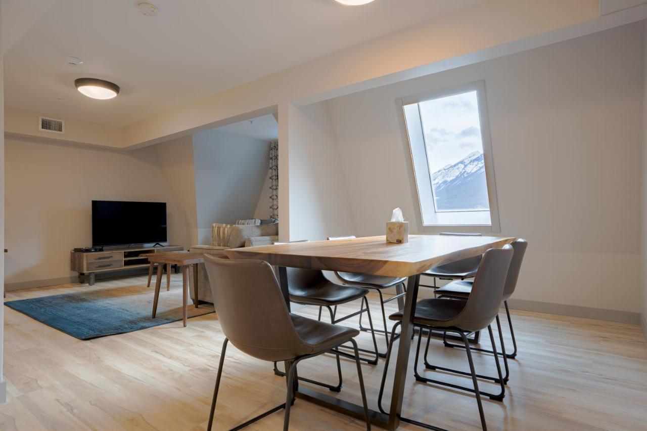 Basecamp Suites Банф Екстериор снимка