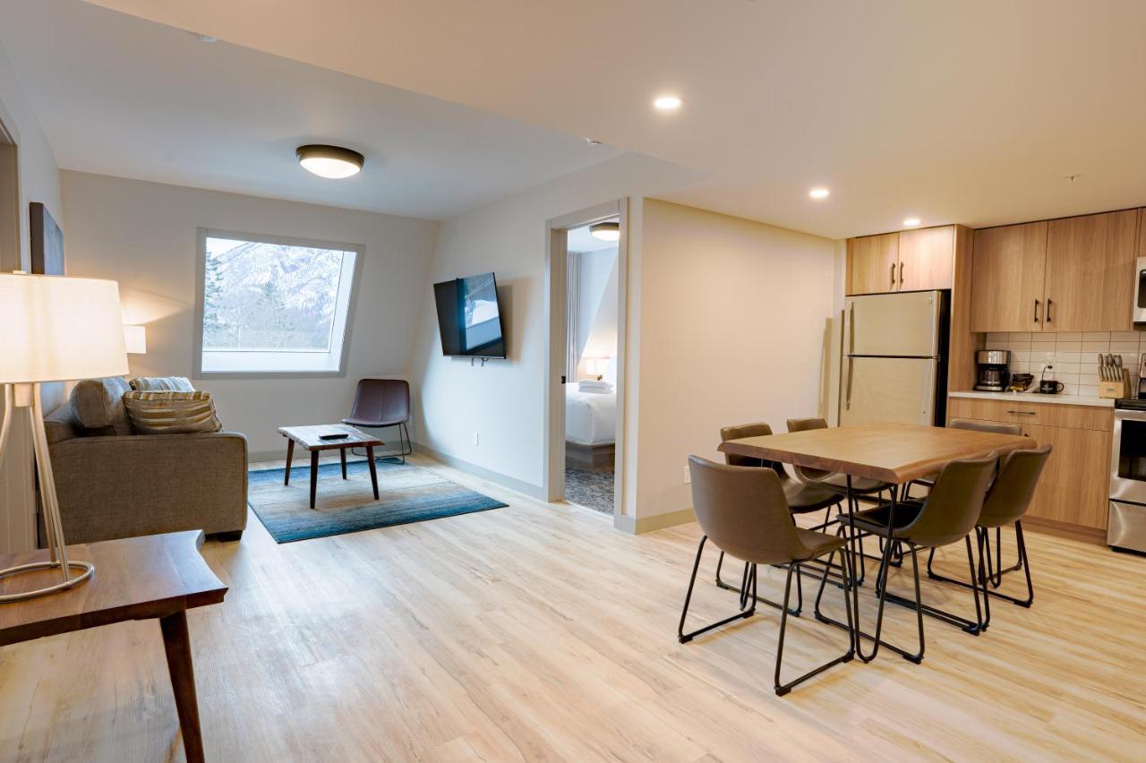 Basecamp Suites Банф Екстериор снимка