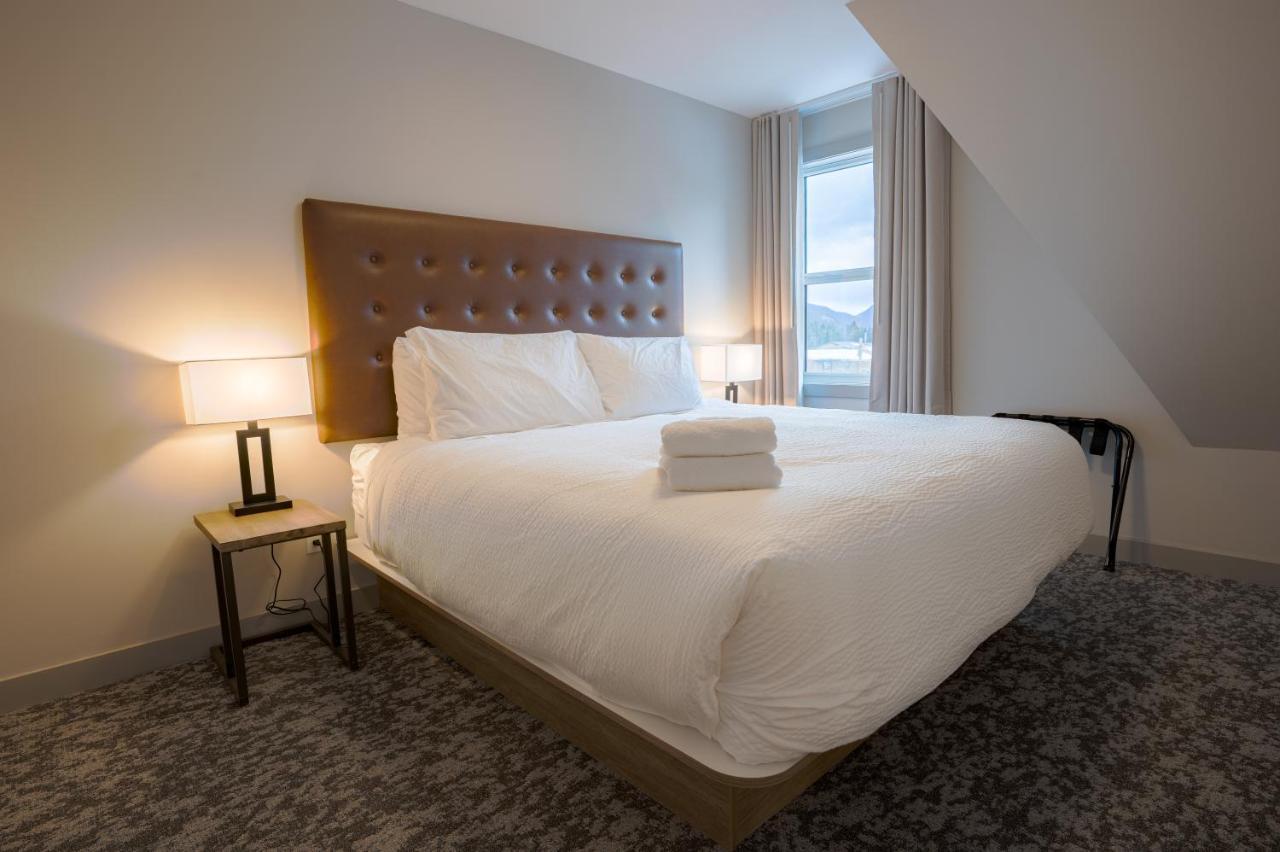 Basecamp Suites Банф Екстериор снимка