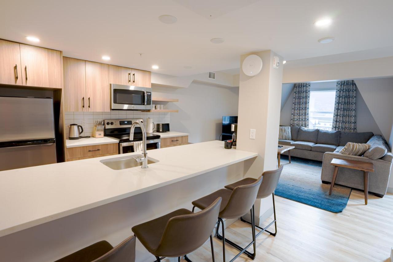 Basecamp Suites Банф Екстериор снимка
