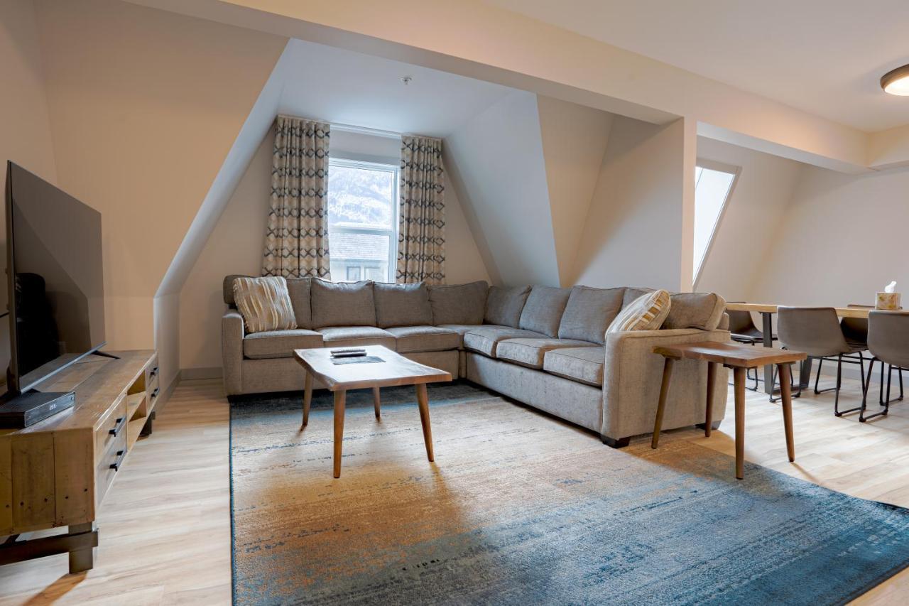 Basecamp Suites Банф Екстериор снимка