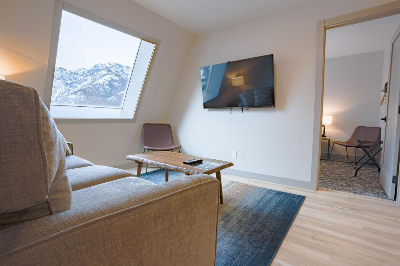 Basecamp Suites Банф Екстериор снимка